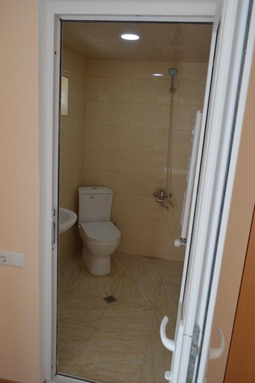 Guest House Qubi Kazbegi Ngoại thất bức ảnh