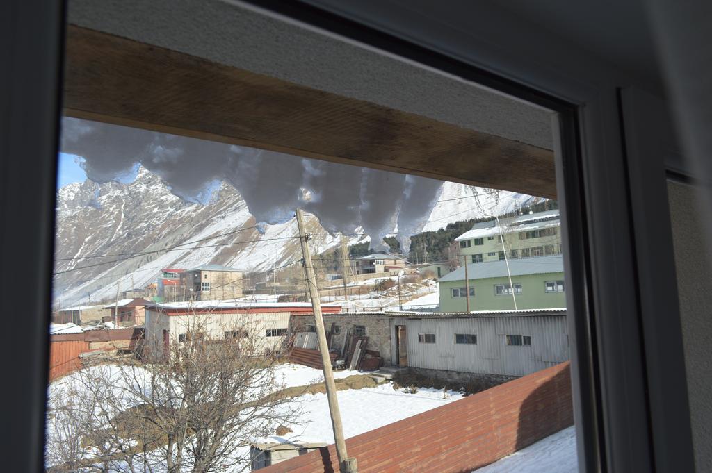 Guest House Qubi Kazbegi Ngoại thất bức ảnh