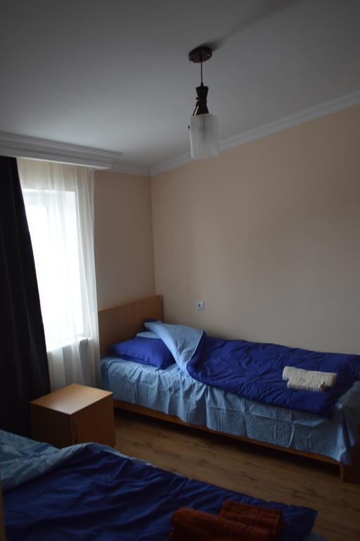 Guest House Qubi Kazbegi Ngoại thất bức ảnh