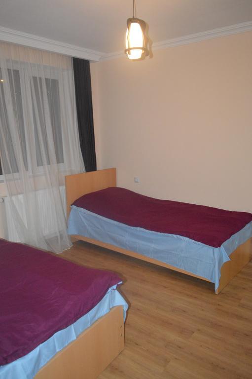 Guest House Qubi Kazbegi Ngoại thất bức ảnh