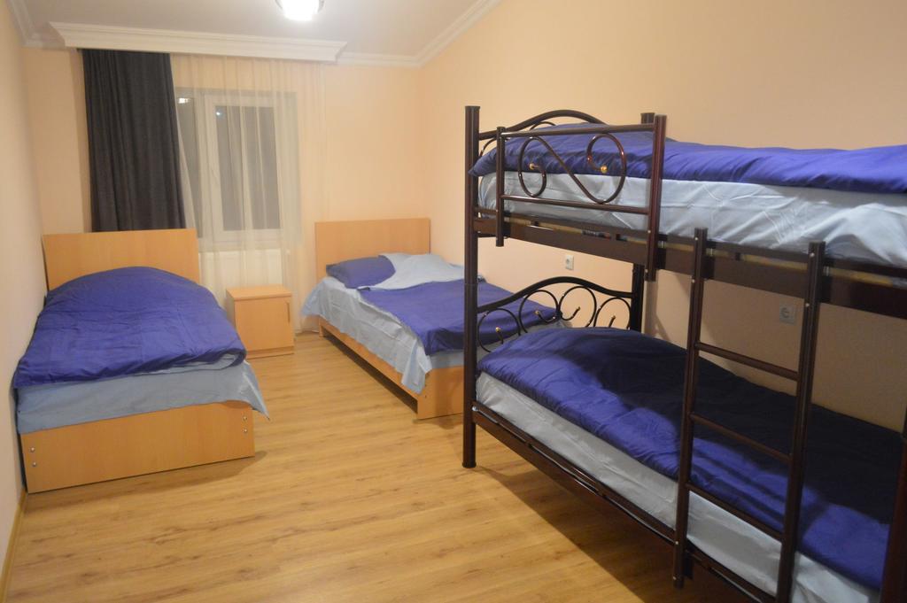 Guest House Qubi Kazbegi Ngoại thất bức ảnh
