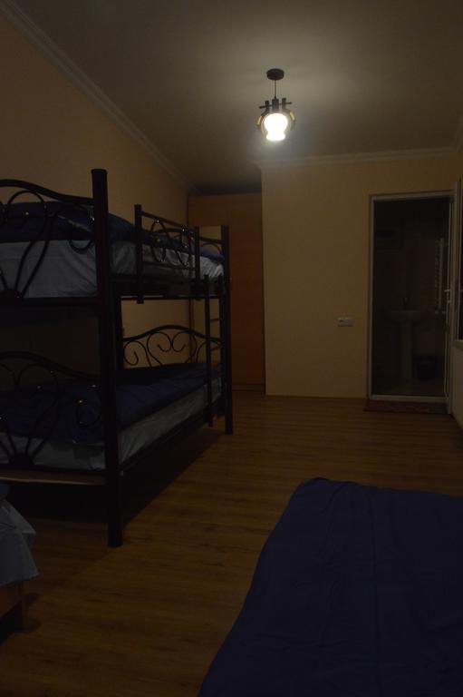 Guest House Qubi Kazbegi Ngoại thất bức ảnh