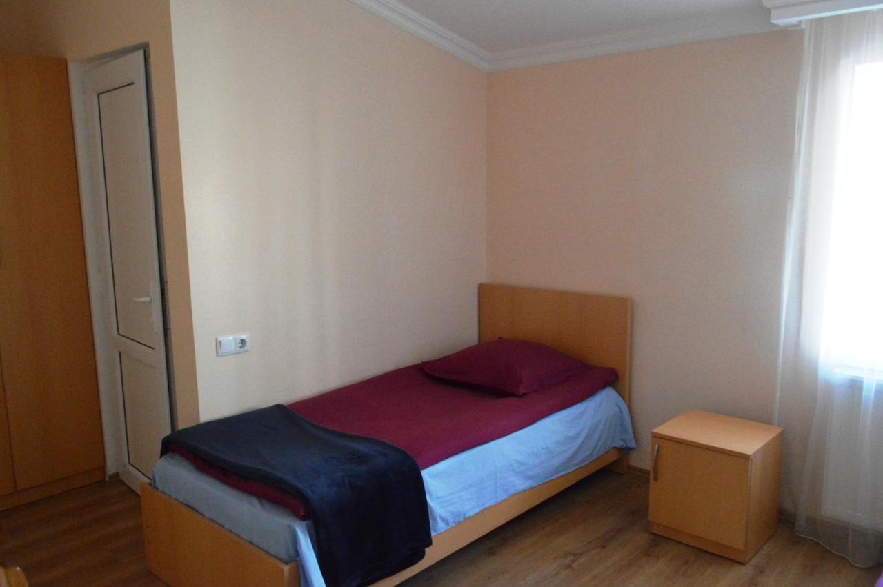 Guest House Qubi Kazbegi Ngoại thất bức ảnh